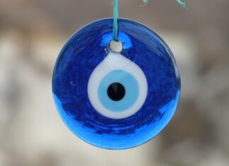 Jak uniknąć płacenia podatku od sprzedaży działki?