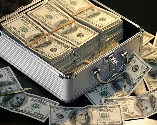 Ile zarabia przeciętnie samodzielna księgowa?